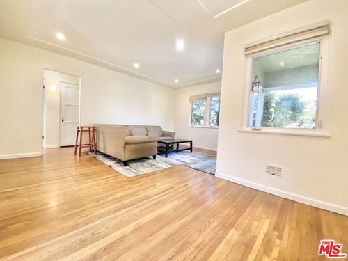 1-2822 W 11th St, Los Angeles, CA, 90006-2508 | Card Image