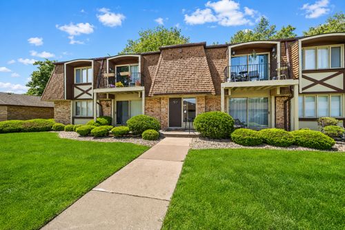 c1-12750 Carriage Ln, Crestwood, IL, 60418-1028 | Card Image