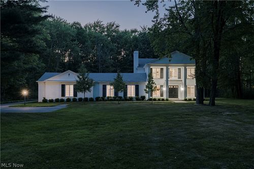 7093 Gates Mills Blvd, Gates Mills, OH, 44040-9312 | Card Image