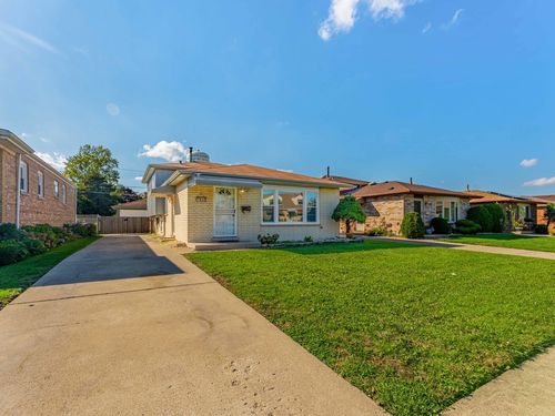 7832 Lamon Ave, Burbank, IL, 60459-1523 | Card Image