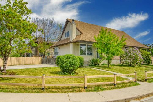 235 Avonburn Rd Se, Calgary, AB, T2H1N9 | Card Image