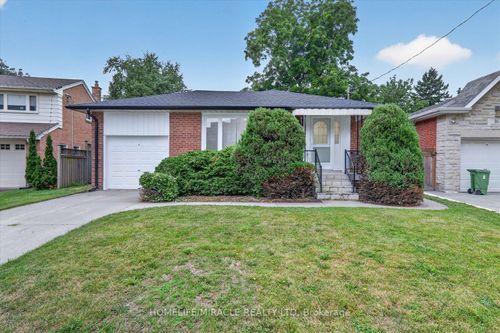 18 Elderfield Cres, Etobicoke, ON, M9C3K7 | Card Image