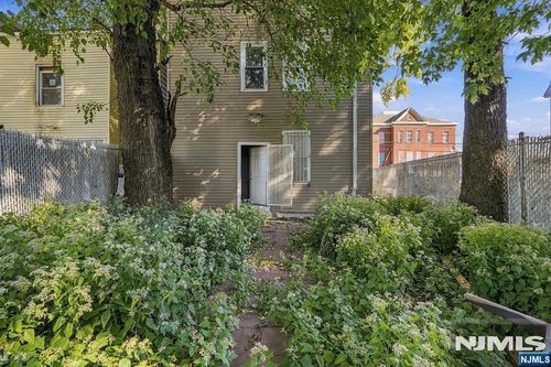 501 10th St, Newark, NJ, 07103-2139 | Card Image