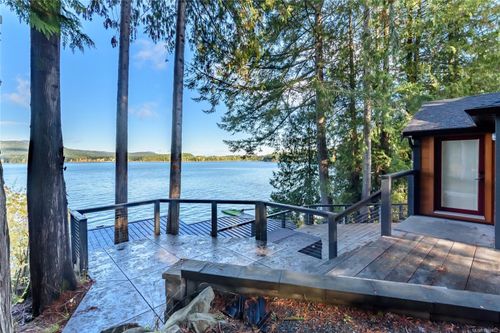 111 Hornbury Rd, Cumberland, BC, V0R | Card Image