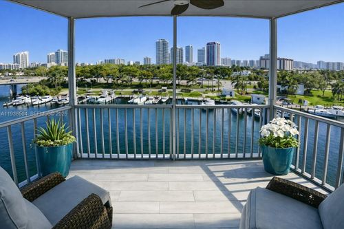 apt-626-200 Diplomat Pkwy, Hallandale Beach, FL, 33009-3767 | Card Image