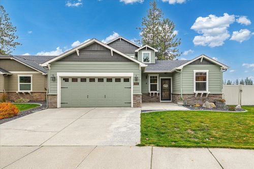 7002 E Columbia Dr, Spokane, WA, 99217-6049 | Card Image