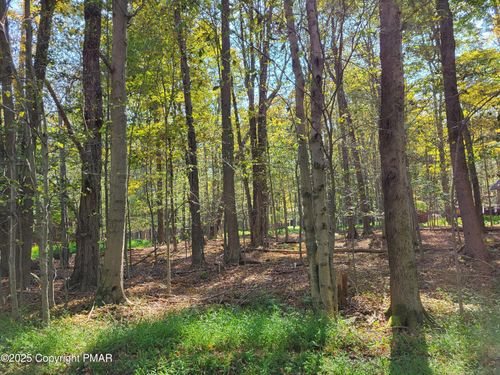 869 Sunset Dr, Gouldsboro, PA, 18424-8772 | Card Image