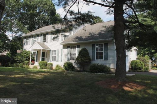 9 Meadow Ln, QUAKERTOWN, PA, 18951-2236 | Card Image