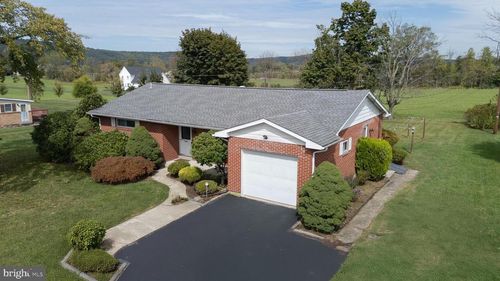 4479 N Sunset Dr, Coopersburg, PA, 18036-9446 | Card Image