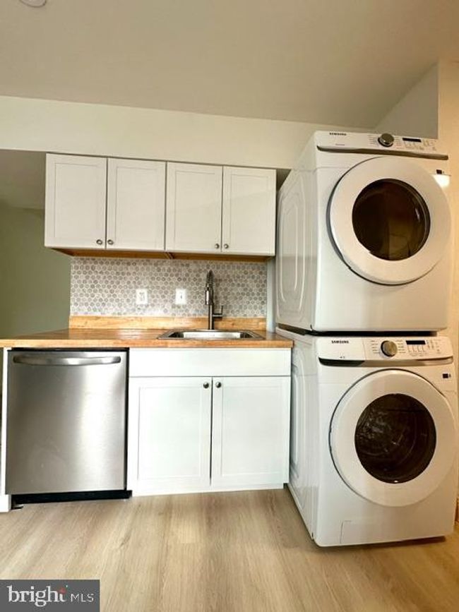 7851 W Point Ct, Townhouse with 3 bedrooms, 3 bathrooms and null parking in MANASSAS VA | Image 9