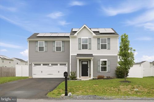 37 Tickseed Ct, BUNKER HILL, WV, 25413-1141 | Card Image