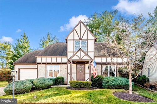 818 Dunbrooke Ct, FREDERICK, MD, 21701-9316 | Card Image