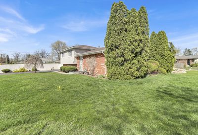 8960 W 86th Street, House other with 3 bedrooms, 2 bathrooms and 2 parking in Justice IL | Image 3