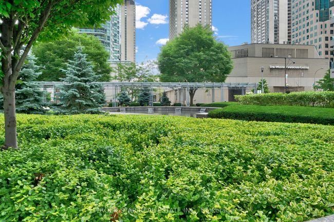 905 - 18 Harbour St, Condo with 2 bedrooms, 2 bathrooms and 1 parking in Toronto ON | Image 25