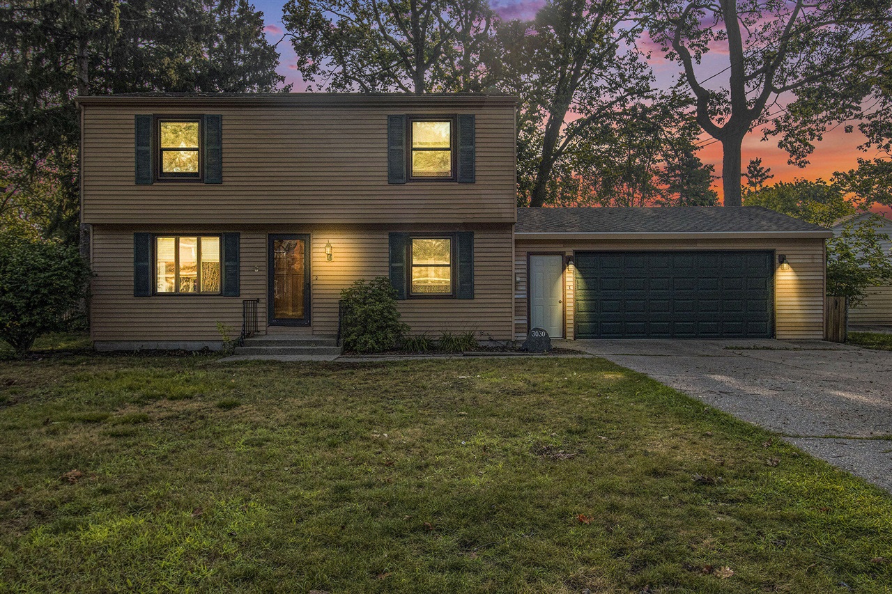 Wellwood St, Norton Shores, MI 49441