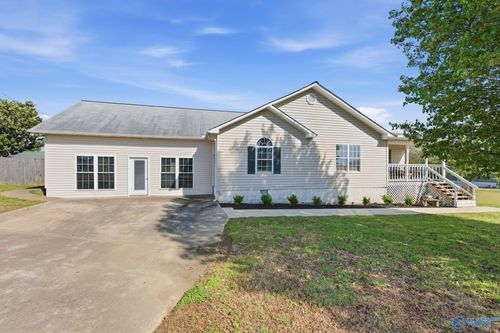 41 Morgan Nelson Rd, Falkville, AL, 35622-7642 | Card Image