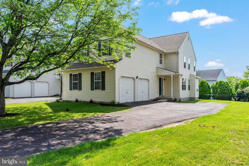 272 Park Ave, HARLEYSVILLE, PA, 19438-1853 | Card Image
