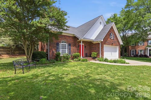 2800 Wingfield Pl, Charlotte, NC, 28210-8011 | Card Image
