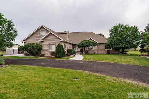 2405 Robison Dr, Rexburg, ID, 83440-3307 | Card Image