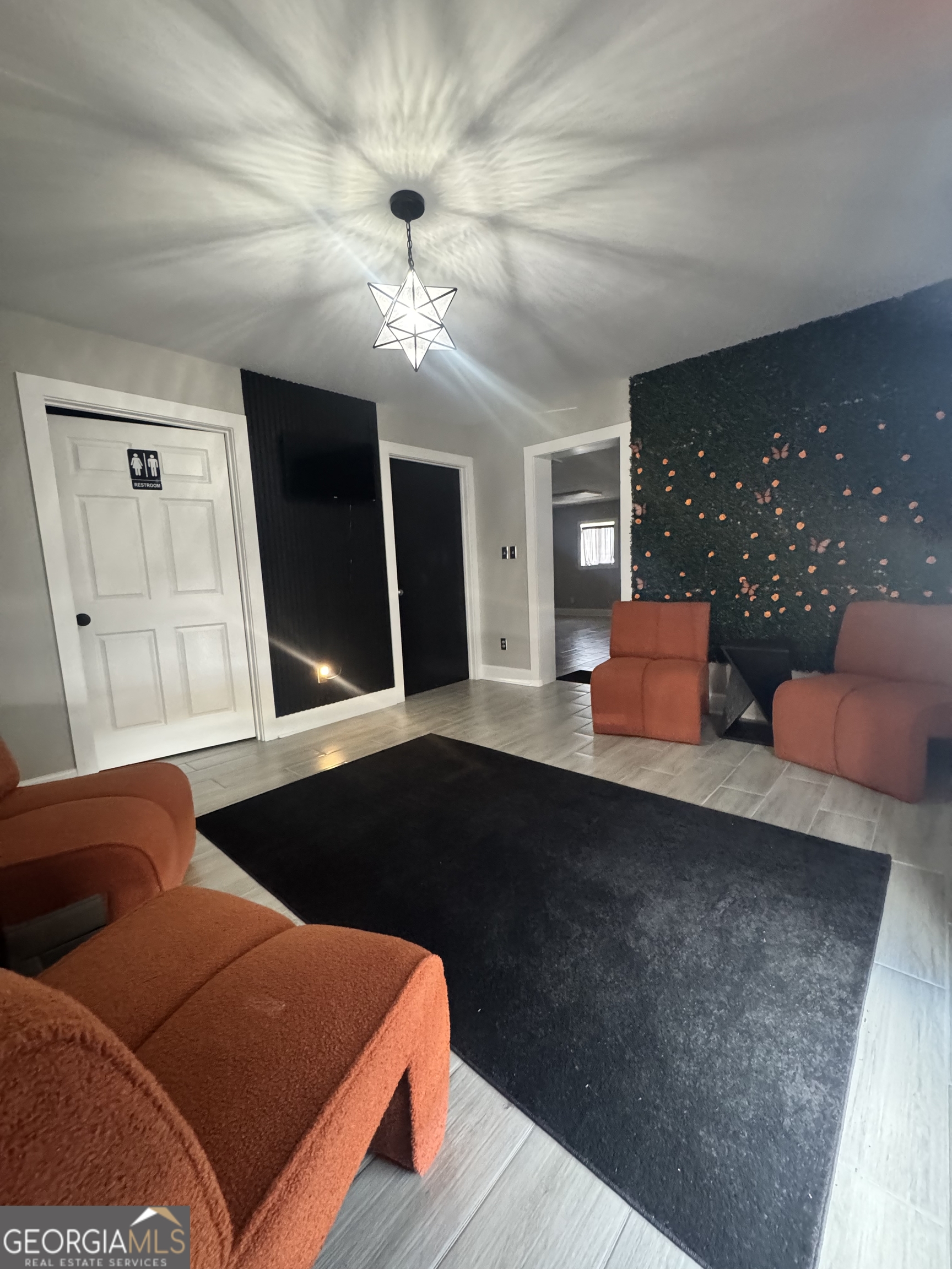 Commercial Lease in Riverdale 2