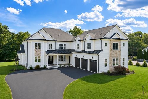 9 Cervelli Farm Dr, Hanover, MA, 02339 | Card Image