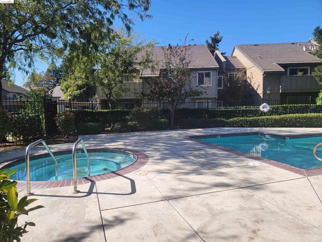 1267 Lakeview Cir, Condo with 1 bedrooms, 1 bathrooms and 1 parking in Pittsburg CA | Image 17