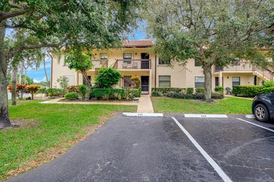 202 - 4570 Lucerne Lakes Boulevard E, Condo with 2 bedrooms, 2 bathrooms and null parking in Lake Worth FL | Image 1