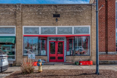 139 Town Square St, Glade Spring, VA, 24340-2923 | Card Image
