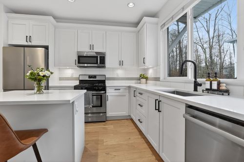 33-3039 156 Street, Surrey, BC, V3Z6T5 | Card Image