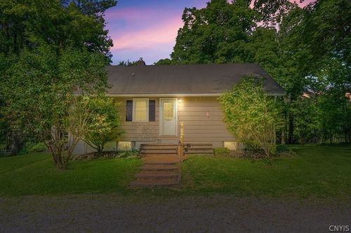 8118 E Seneca, Manlius, NY, 13104 | Card Image