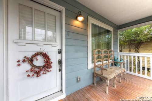 453 W Mitchell St, San Antonio, TX, 78204-2725 | Card Image