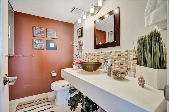 APT-1101 - 1000 Quayside Ter, Condo with 3 bedrooms, 3 bathrooms and null parking in Miami FL | Image 11