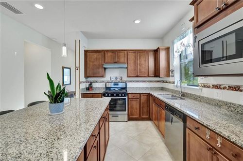 2171 Yellowfin Cir, NAPLES, FL, 34114-8323 | Card Image