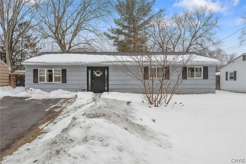 7941 Areopagitica Ave, Bridgeport, NY, 13030-9421 | Card Image