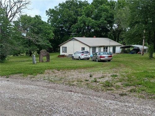 871 Sw 301st Rd, Chilhowee, MO, 64733-9220 | Card Image