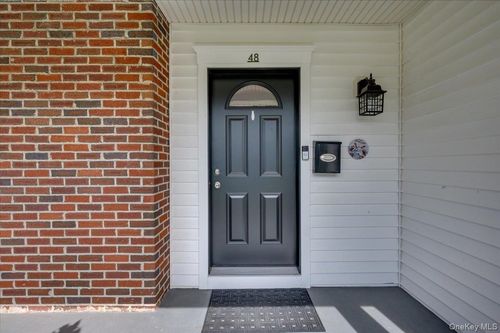 48 Coakley Ave, Harrison, NY, 10528-3314 | Card Image