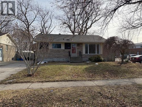 941 Bennett St, Sarnia, ON, N7S1A2 | Card Image