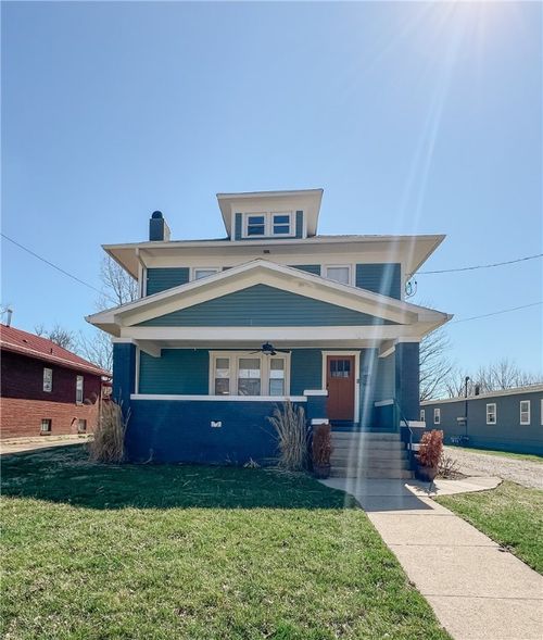 411 E Walnut St, Robinson, IL, 62454-2833 | Card Image