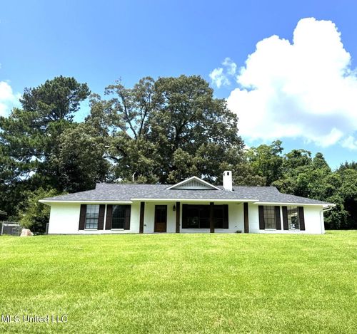 106 Tanglewood Rd, Natchez, MS, 39120-4526 | Card Image