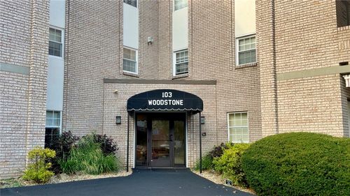 103 Woodstone Ln Unit #42, New Kensington, PA, 15068 | Card Image