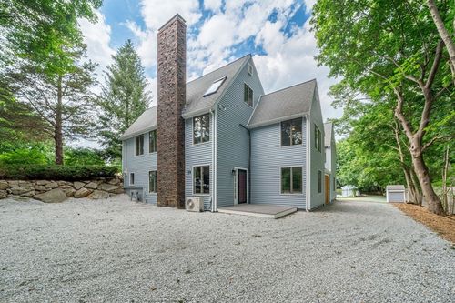 59 Cross St, Hingham, MA, 02043-3145 | Card Image