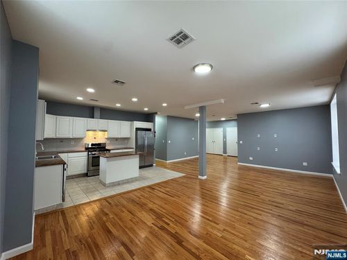 610 Devon St, Kearny, NJ, 07032-2844 | Card Image