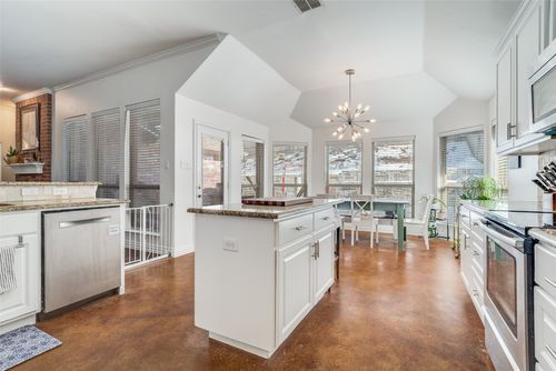 223 Carriage Dr, Willow Park, TX, 76087-3124 | Card Image