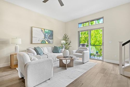 2065 San Luis Ave, Mountain View, CA, 94043-2815 | Card Image