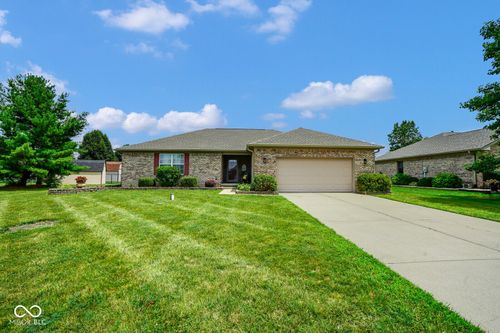 4171 S Danita Ct, New Palestine, IN, 46163-8941 | Card Image