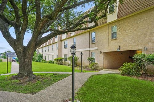 812-2708 Whitney Pl, Metairie, LA, 70002-6285 | Card Image