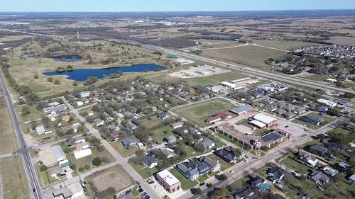 205 E 5th St, Ferris, TX, 75125-2223 | Card Image