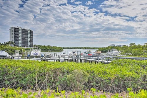 apt-102-320 Horse Creek Dr, NAPLES, FL, 34110-6032 | Card Image