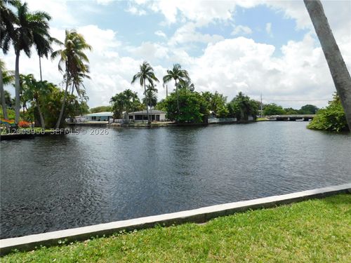 108 Ne 30th St, Wilton Manors, FL, 33334-1065 | Card Image