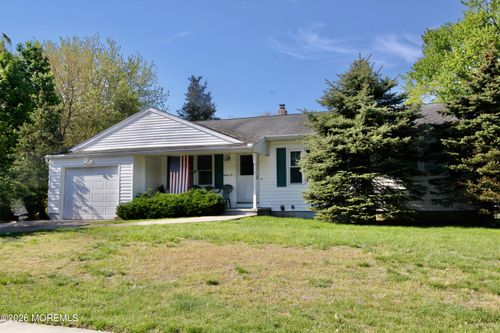 32 Toomin Dr, Neptune, NJ, 07753-3007 | Card Image
